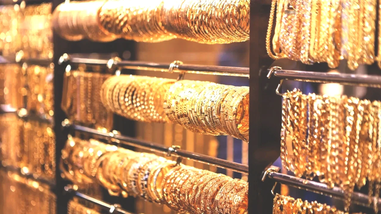 Altın tarafında, gümüş tarafında 